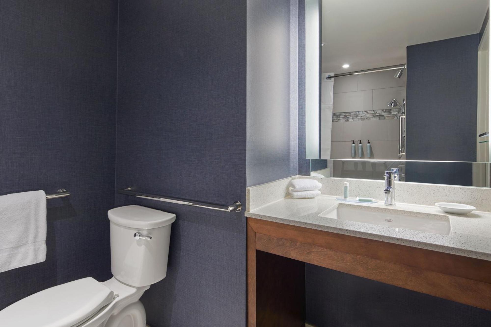Atlanta Perimeter Center 3*