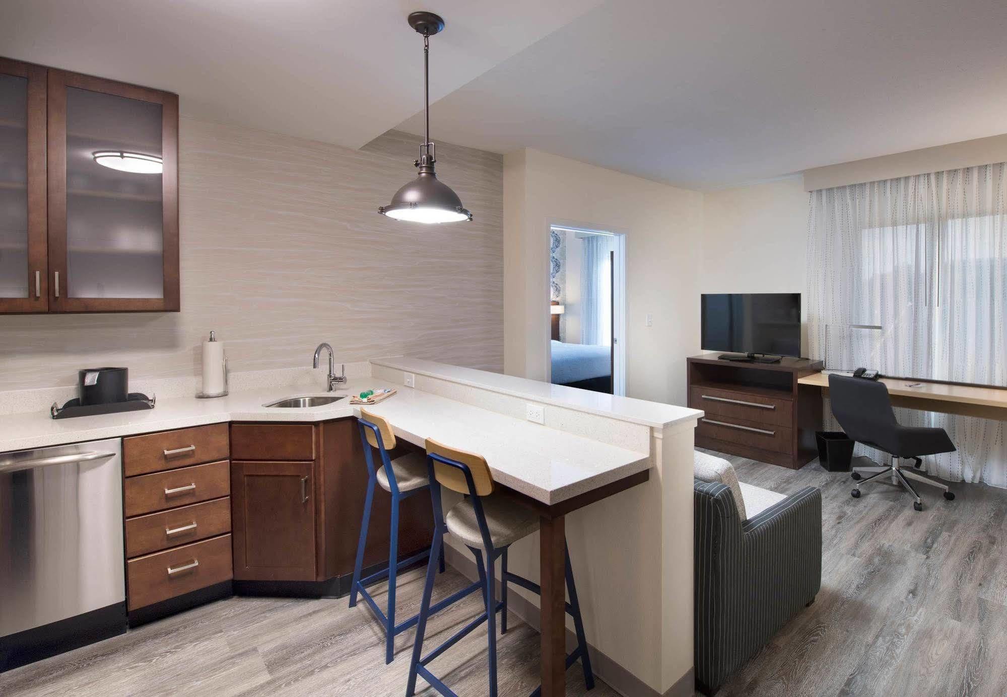 Atlanta Perimeter Center Hotel 3*